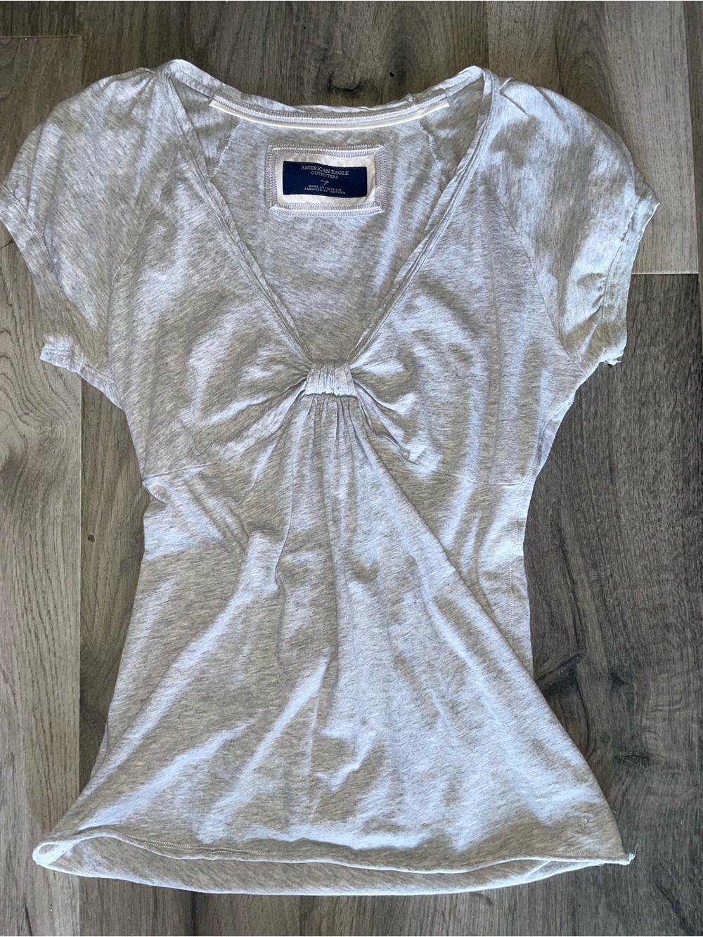 American Eagle Outfitters Light Heather Gray Knot-Front Short Sleeve Tee